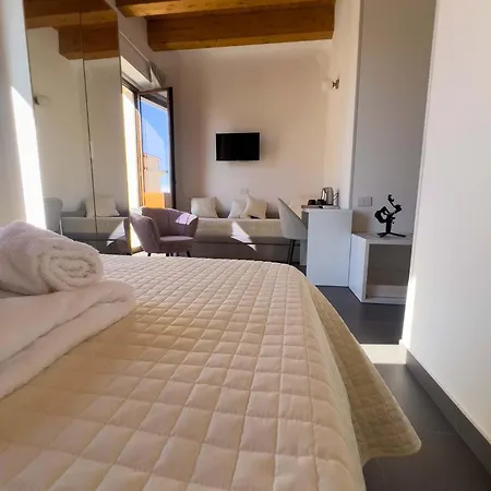 Piazza D'armi - 3 Sorrisi